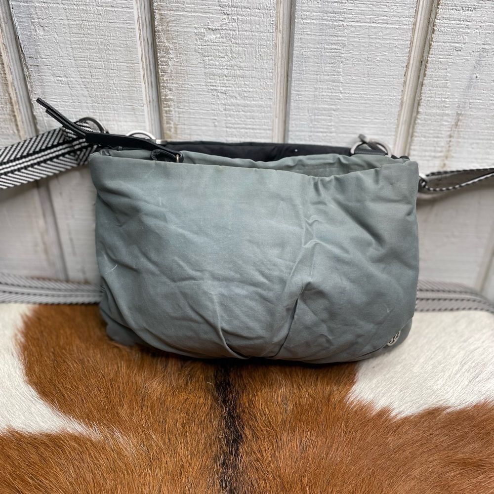 Lululemon crossbody purse  - Picture 4 of 10